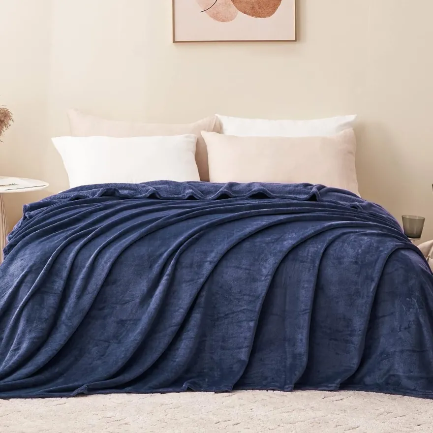 Aisbo Kuscheldecke Blau 220x240 cm XXL - Flauschige, warme Fleecedecke für Sofa