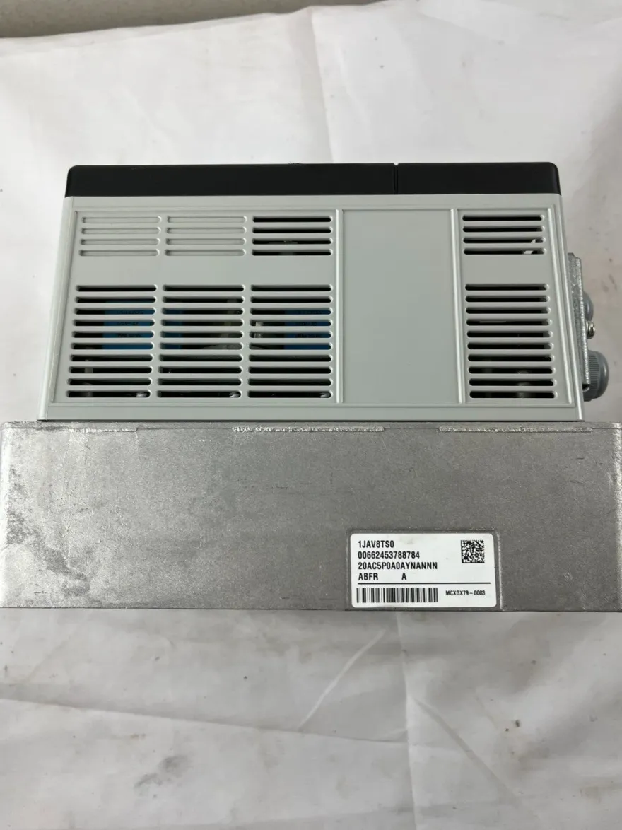 Allen-Bradley PowerFlex 70 20AC5P0A0AYNANNN VFD Drive 2kW 3HP New