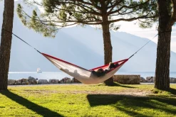 Amazonas Silk Traveller XXL Reisehängematte silber rot Hängematte