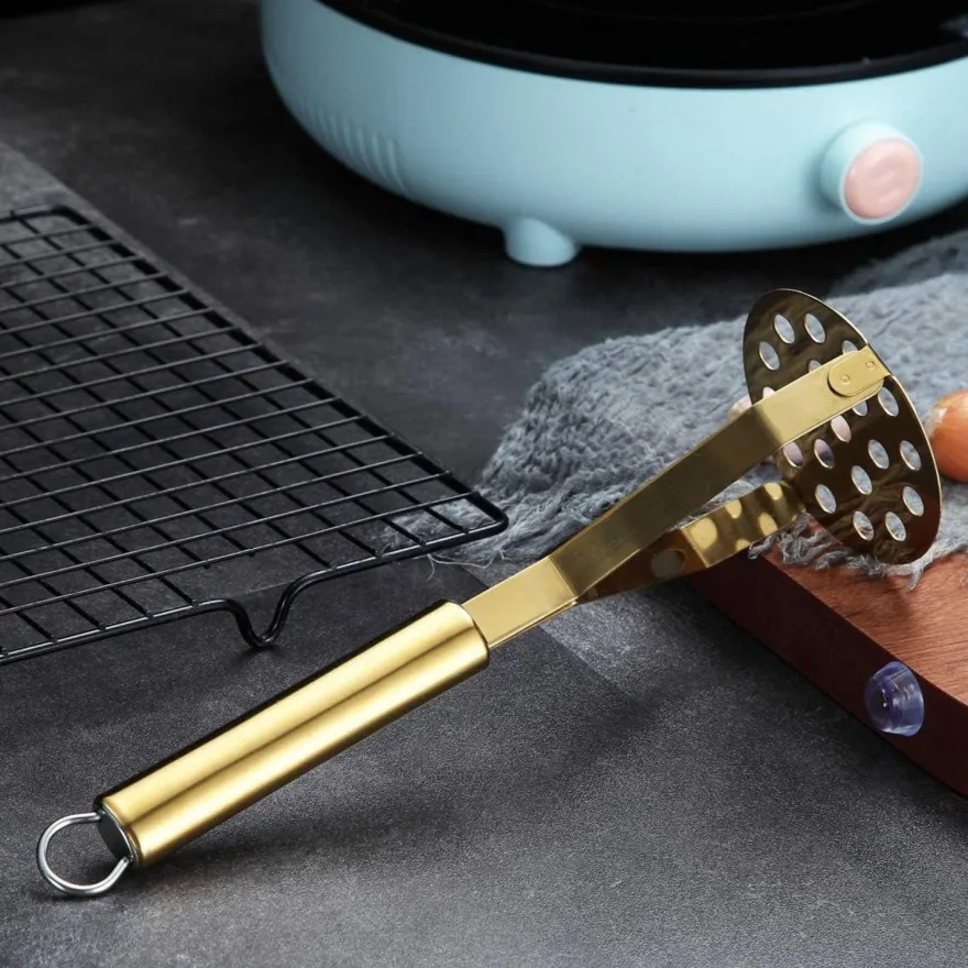 Berglander Kartoffelstampfer aus Edelstahl mit Titan-Vergoldung