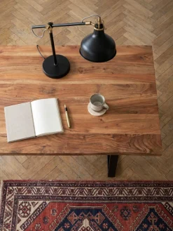 Bürotisch TARN Akazie Massivholz Baumkante Trapezbeine schwarz 120-200 cm breit