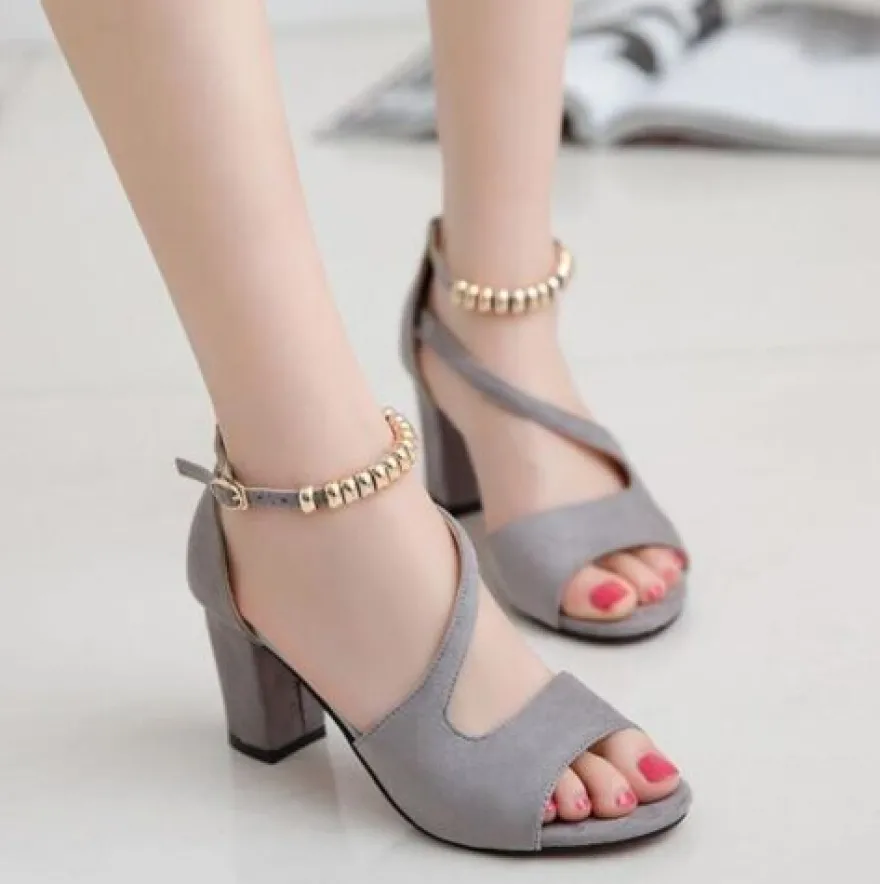 Damen-Sandale niedriger mittlerer Absatz Block Peep Toe Knochelriemen Riemen Freizeit