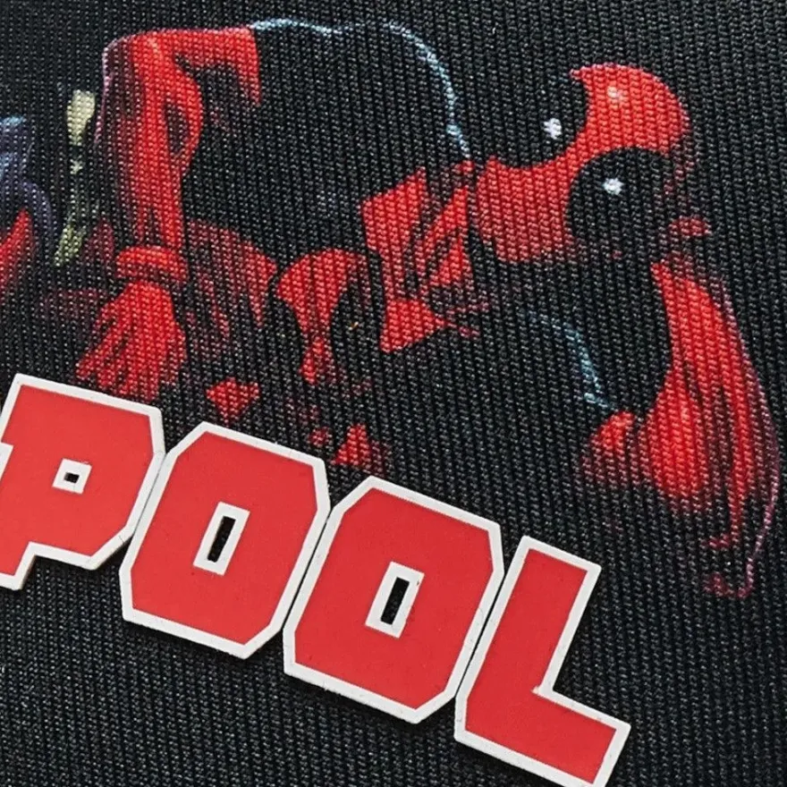 Deadpool Marvel Capslab Trucker Cap - Schwaarze Kappe mit Deadpool Print Logo