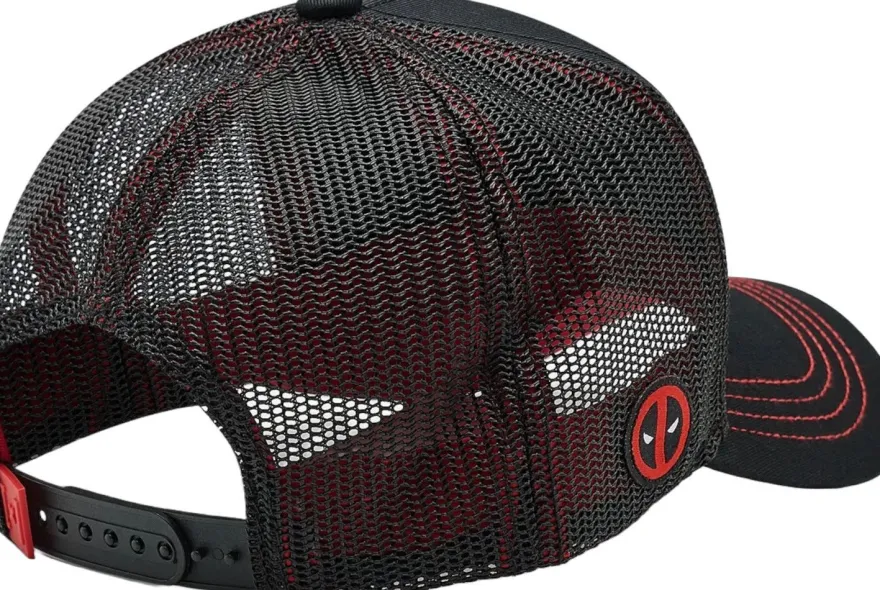 Deadpool Marvel Capslab Trucker Cap - Schwaarze Kappe mit Deadpool Print Logo