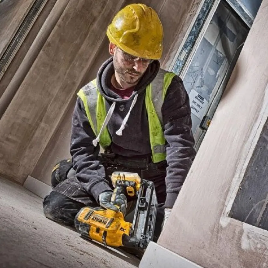 DeWALT Akku Nagler Stiftnagler Stauchkopfnagler DCN660P2 18V 2x5,0 Ah 32-64mm 20° BR