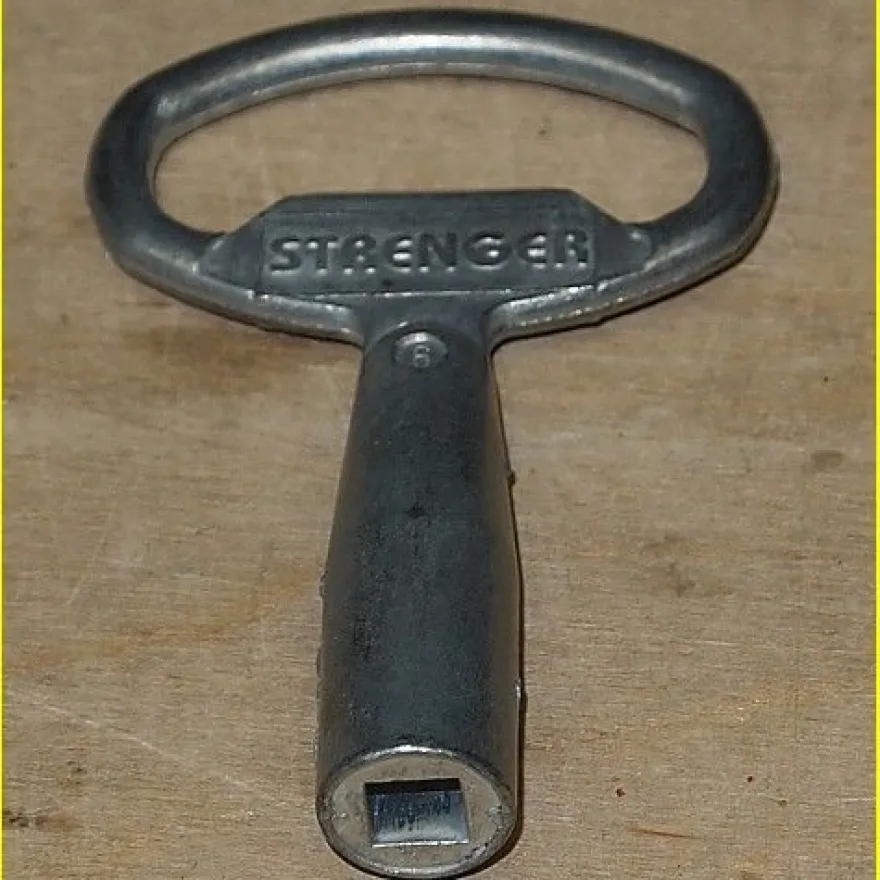 Dornschlüssel für Vierkant 6 mm - innenliegend