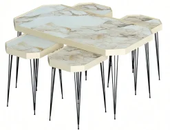 Eleganter Beistelltisch aus Holz in Beige für modernes Wohnen