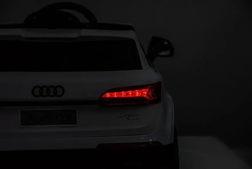 Elektro-Kinderauto Kinder Elektroauto Audi Q7 mit zwei Motoren+LED+FB+Audio