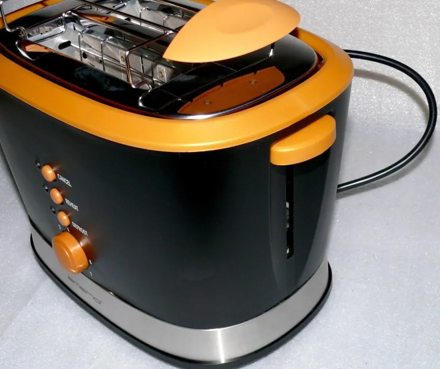 Emerio TO-108126.5 Toaster 820W Krümel Auftau Aufback Stopp Brotaufsatz BLK ORG