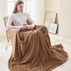 EMME Kuscheldecke 200x230cm, Flauschige Fleecedecke mit 3D-Touch-Erlebnis, Braun