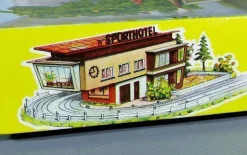 Faller H0 AMS B-4921 Sport-Hotel Sport-Cafe Renngebäude 50er/60er Jahre NEU OVP
