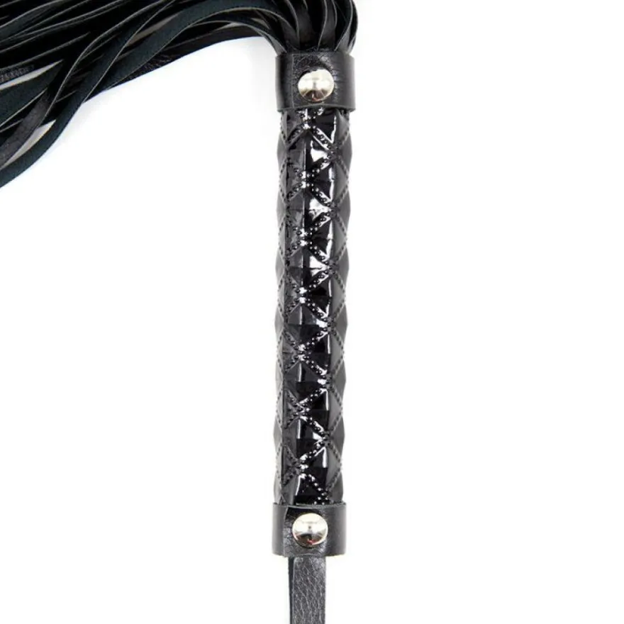 Flogger Diamond Pattern mit Metallbeschlägen 39 cm Schwarz