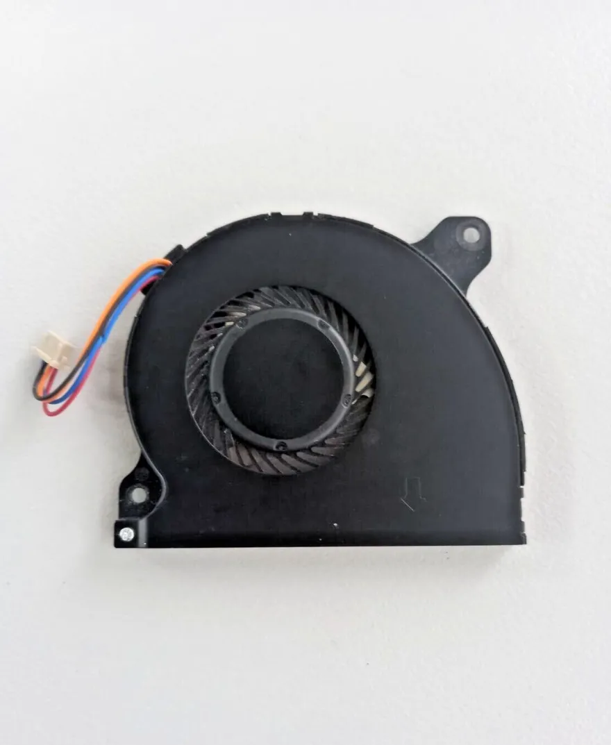 Fujitsu LifeBook U7411 Lüfter Kühler Fan Ventilator CPU