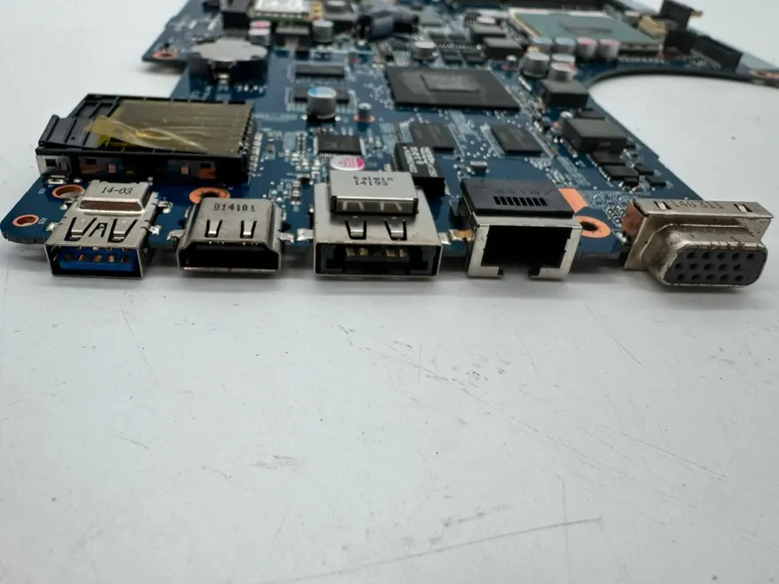 Gigabyte P15 Motherboard Mainboard i5-4210M NVIDIA GTX 850m 6-71-W65J0-D01