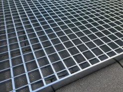 Gitterrost 400x1000 x 30/30 Tragstab 40/4 mm Befahrbar für Waschanlagen Schwerlast