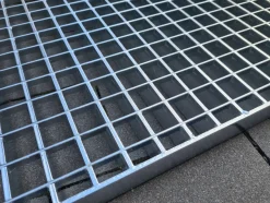 Gitterrost 400x1000 x 30/30 Tragstab 40/4 mm Befahrbar für Waschanlagen Schwerlast
