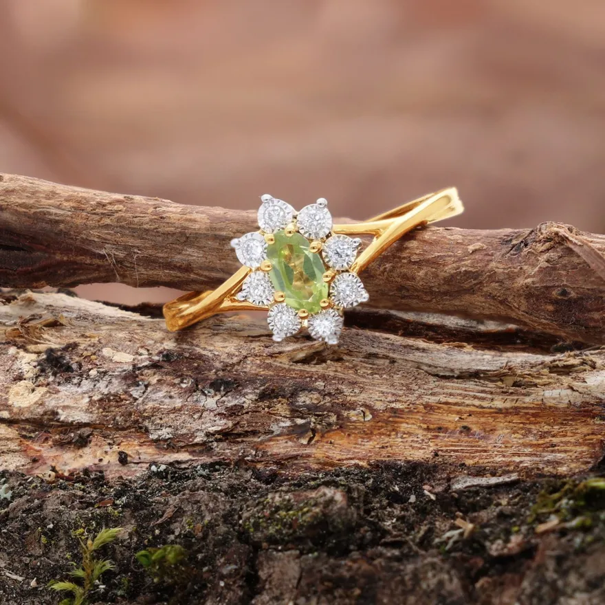 GLIZZ Schmuck Damenring 333 Gold mit Peridot und Lab-Grown Diamanten GL1278
