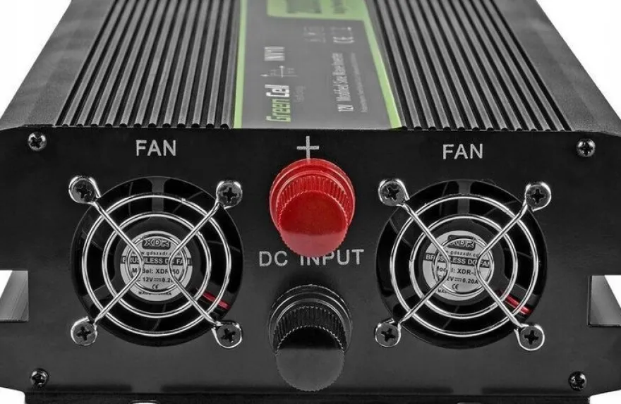 GREEN CELL INV10 Wechselrichter 12V-230V 2000W/4000W