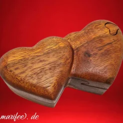 Holzbox Herzen aus Hartholz, mit Geheimfach, Schmuckdose Art.-Nr. 12455