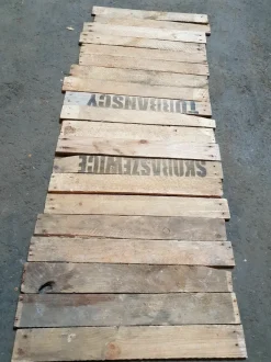 40 Holzbretter von alten Obstkisten