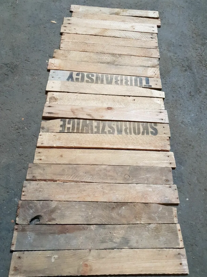 40 Holzbretter von alten Obstkisten