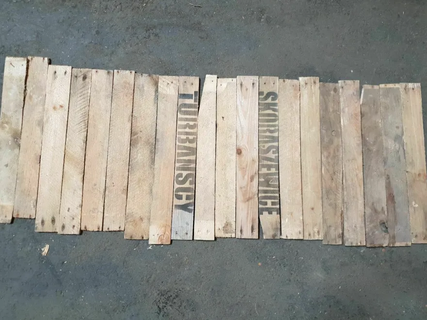 40 Holzbretter von alten Obstkisten