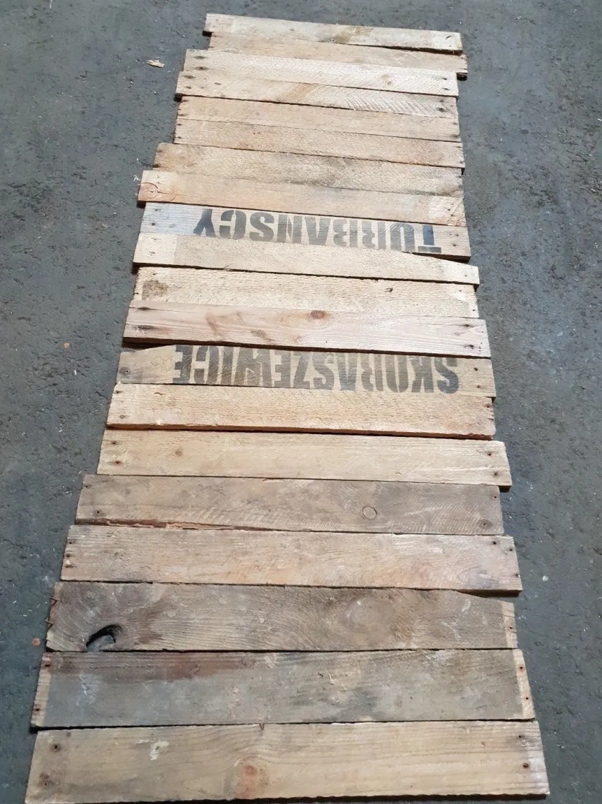 40 Holzbretter von alten Obstkisten