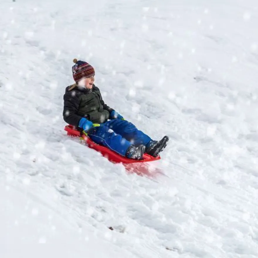 KADAX Kunststoffschlitten, Schneebob, Schneerutscher mit Bremsen Rot