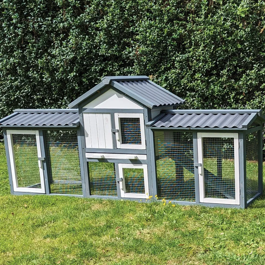 Kaninchenstall Picasso grau weiss mit PVC Welldach