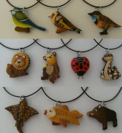 1 Kette Holzanhänger Ketten Modeschmuck Lederband Holzkette Tiere Zoo Vogel