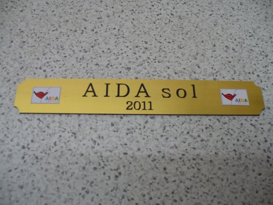Kleines Namensschild für Modellständer - AIDA blu