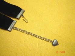 Kropfband mit Herzanhänger Halsband Samtband schwarz Choker Dirndlschmuck p