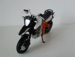 KTM 990 Supermoto R, Bburago Motocross Motorrad Modell 1:18