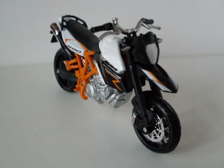 KTM 990 Supermoto R, Bburago Motocross Motorrad Modell 1:18