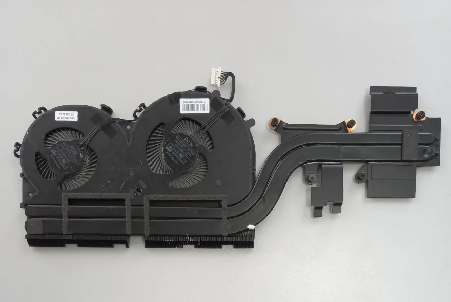 Lenovo Ideapad 700-15ISK CPU Kühlkörper Lüfter 023.1005G.0002