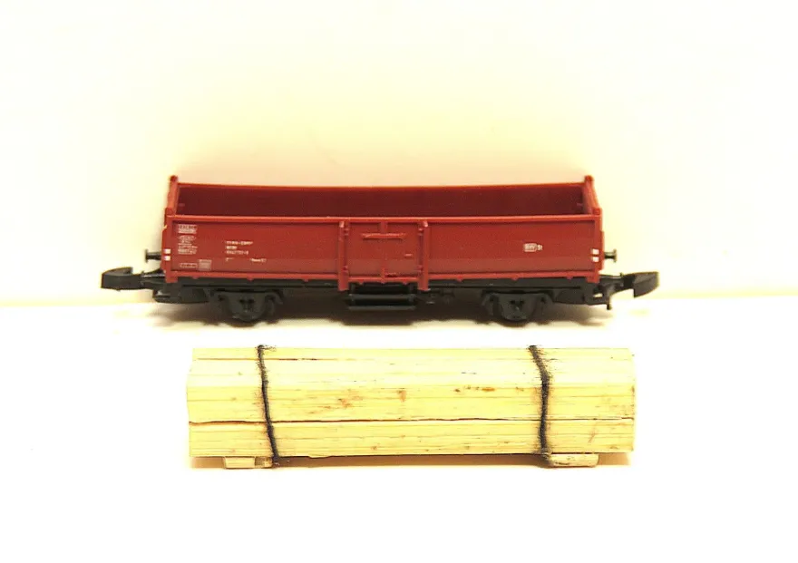Märklin mini-club 8622 - Hochbordwagen mit Ladung - 1:220 - 544