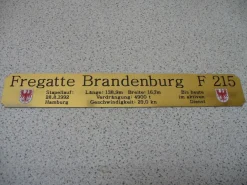 Namensschild für Modellständer mit Daten - Fregatte Brandenburg F215