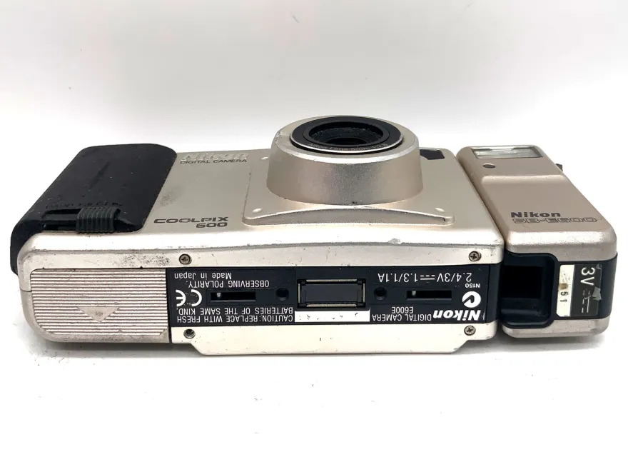 Nikon Coolpix 600 Digitale Kompaktkamera mit 5mm 1:2.8