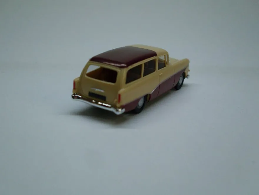 Opel Rekord PI CarAVan, beige/ weinrot, H0 Modell 1:87, Brekina 20049