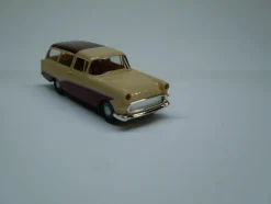 Opel Rekord PI CarAVan, beige/ weinrot, H0 Modell 1:87, Brekina 20049