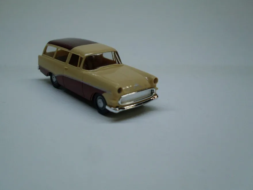 Opel Rekord PI CarAVan, beige/ weinrot, H0 Modell 1:87, Brekina 20049