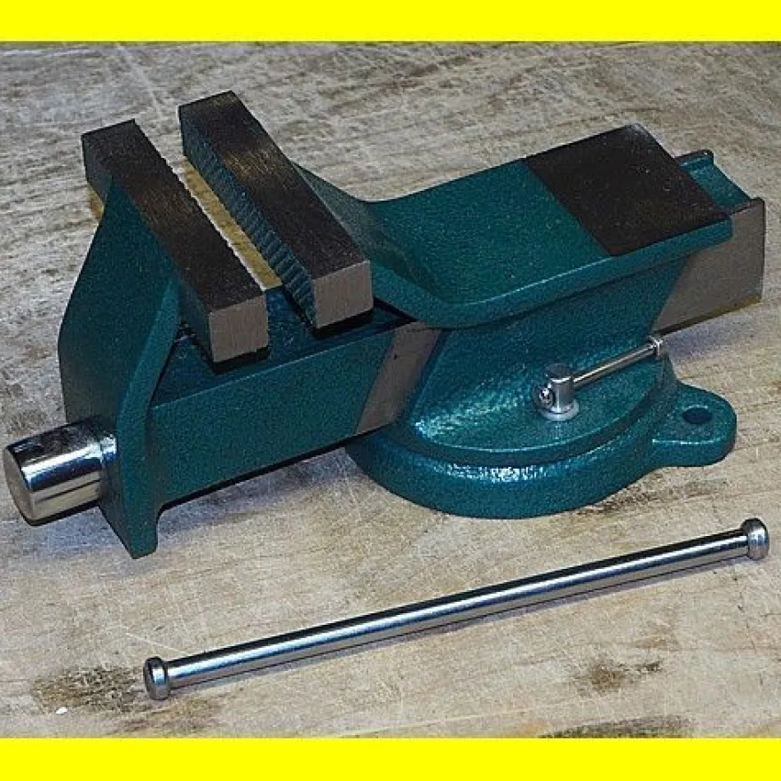 Parallel - Schraubstock drehbar - Backenbreite 100 mm Spannweite 110 mm - mit Amboss