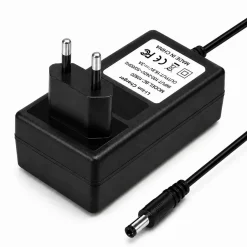 P19C Netzadapter 16,8V 3A, DC Stecker 5,5 x 2,5 mm Netzteil Ladegerät AC/DC mit Kabel
