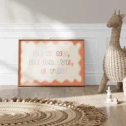 Poster Kinderzimmer · Be Kind, Be Brave, Be You · Bunter Spruch in Regenbogen