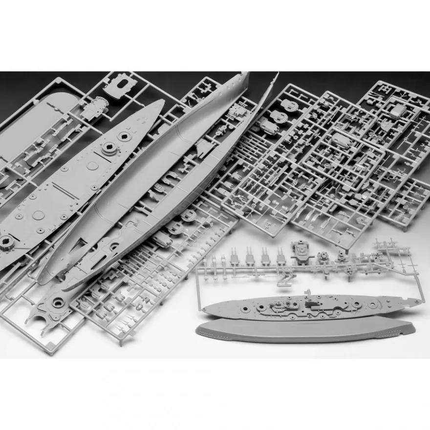 Revell - The Legendary Bismarck - 1:700/1:1200 - 326 Teile