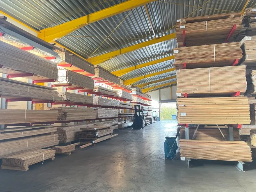 Rhombusleisten 30°, 21 x 95 mm, Sibirische Lärche A/B Sort, Komplettset 10-90 m²