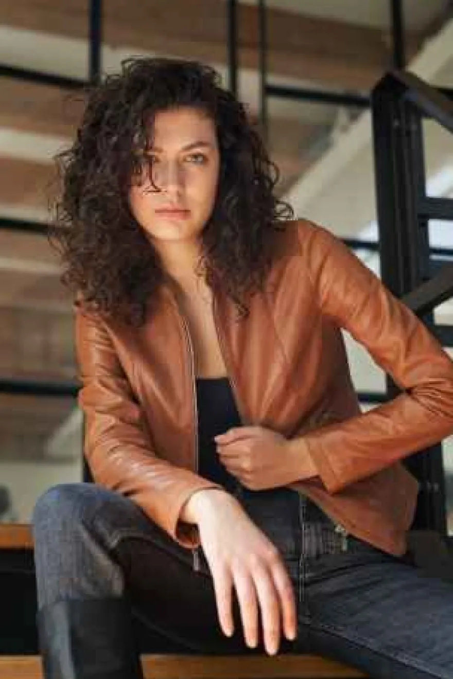 Ricano Abigale Damen Lederjacke Cognac Echtleder Lammnappa Slim Fit Stehkragen