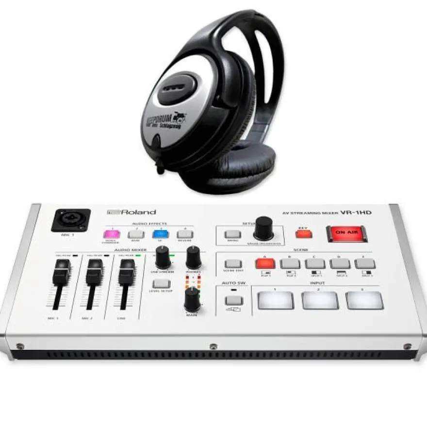 Roland Streaming Mixer VR-1HD mit Kopfhörer