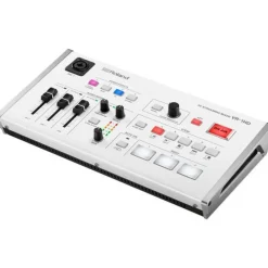 Roland Streaming Mixer VR-1HD mit Kopfhörer