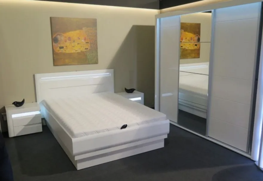 Schlafzimmer komplett weiß hochglanz IRIS Set C Schwebetürenschrank Bett Kommode